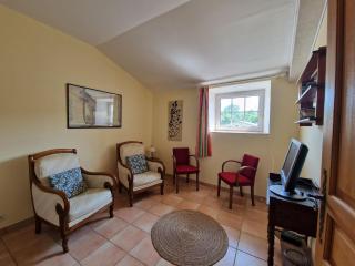 Charming stone house with terrace and garden, Lussan - 4
