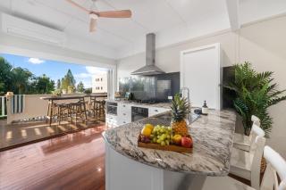 Stunning Beach House & Glamping tent - Sunshine Coast - Caloundra - 3