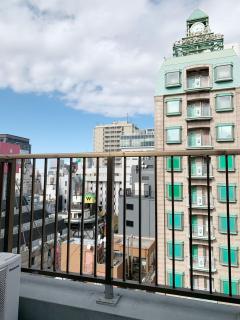 Shinjuku Center新宿中心! 3min walk from subway最近地铁站3分! Shinjuku Kabukicho新宿歌舞伎! 著名连锁大型公寓!高速无限制网路912 - 4