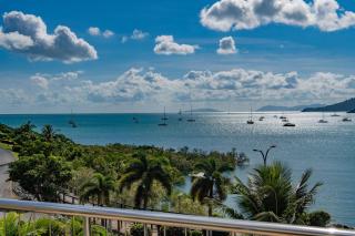 Whitsunday Beachfront Apartment on Broadwater - Airlie Beach - 5