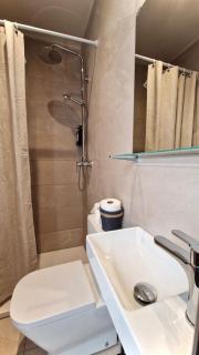 Barcelona PR Guesthouse - 2