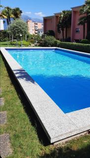 Camera privata con balcone giardino e piscina - Gordola - 9