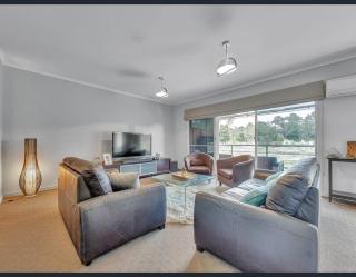 Golf Views Apartment - Mulwala - 7