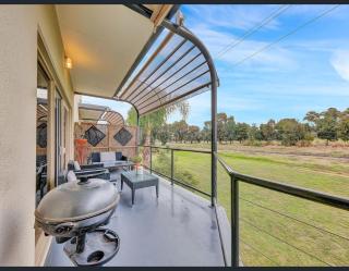 Golf Views Apartment - Mulwala - 6