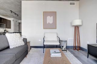 W Loop 2BR w Gym Pool Lounge 2 blocks from L CHI-489 - 8
