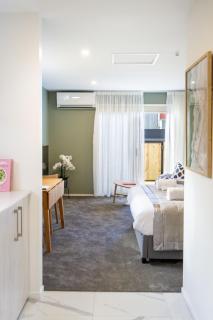 Luxury Escape for 2, Single Level Studio, Papanui - Christchurch - 7