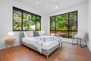 Light Filled Modern Specious Home, Pet friendly in a beautiful area of Byron Bay, short stroll to town - 4