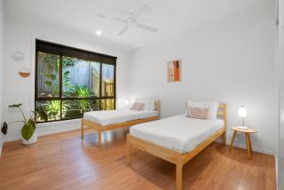 Light Filled Modern Specious Home, Pet friendly in a beautiful area of Byron Bay, short stroll to town - 1