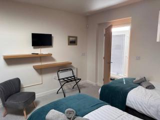 Ridge House Stables - Ashford - 3