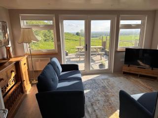 Ridge House Stables - Ashford - 1
