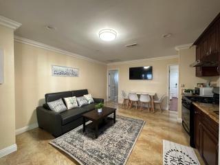 Huntington Beach adorable 2 bedrooms, 2 bathrooms - Huntington Beach - 4