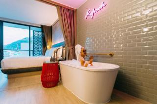 Hotel Indigo Phuket Patong by IHG - Patong Beach - 4