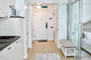 Magic Studio in Infinity Beach Resort Pool & Parking - Mamaia - 4