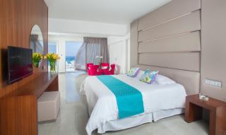 King Evelthon Beach Hotel & Resort - 1