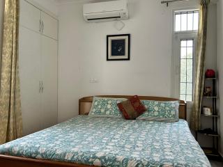 Cozy Nest - Garden Facing Apartment with Kitchen - 2