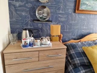 The Hut Wales - A Sea Front Inn - Holyhead - 6