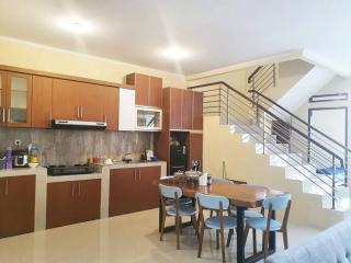 Cozy Villa / Rumah Sejuk City View Bandung - Bandung - 2