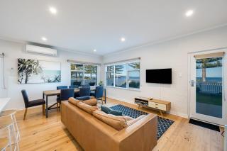 Saltys 4BRM Beachfront WIFI Pet Friendly - Victor Harbor - 7