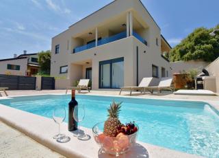 New amazing holiday house with pool - Vinkuran - 0