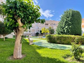 Apartamento en urbanizacion con piscina y jardin en Torrevieja 5 minutos de la playa - Torrevieja - 8