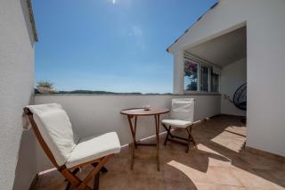 Beachfront Apartment with 1 bedroom and terrace - 1
