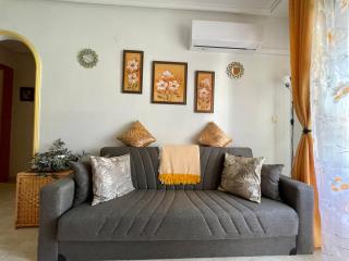 Apartamento en urbanizacion con piscina y jardin en Torrevieja 5 minutos de la playa - Torrevieja - 2