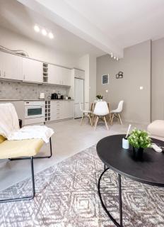 Metro Chic Haven: Modernized Urban Studio near the Tram - 6
