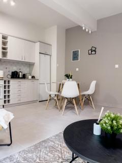 Metro Chic Haven: Modernized Urban Studio near the Tram - 2