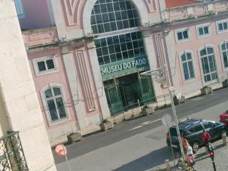 Be Local - 3 bedrooms flat in front of the Fado Museum in Alfama - 5