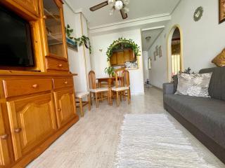 Apartamento en urbanizacion con piscina y jardin en Torrevieja 5 minutos de la playa - Torrevieja - 1