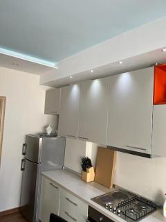 Großzügige Wohnung in zentraler Lage mit Balkon - Sarandë - 5