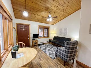 Columbine B Cabin Suite - 8