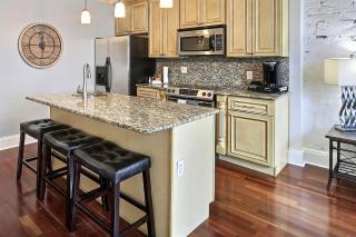 Above Broughton St 3015B - Savannah - 5