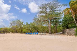 Breeze by the sea - Five Islands Village - 5