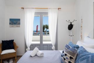 Blue Canvas - Perissa - 9