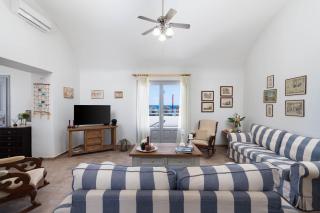 Blue Canvas - Perissa - 7