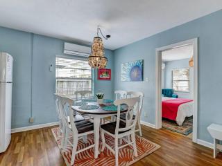 Tybee Tabby Beach Cottage - Tybee Island - 4
