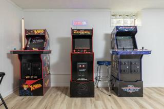 Parma Home w/ Hot Tub and Arcade room! - 5