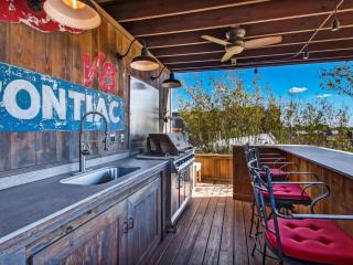 Sky Suite at 300 Drayton - Savannah - 6