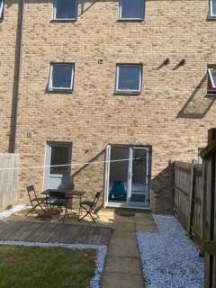 Warm & Cosy Homely 4 BDR Chesterton House w High Speed WIFI, Big Garden & Free Parking - Cambridge - 1