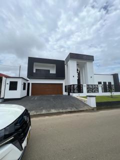 Empire Villa Paramaribo Noord 1 - 9