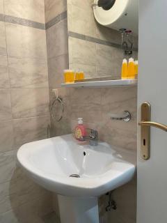 GM Apartments - Tolo - 1