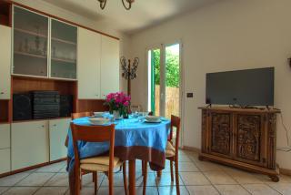 casa con giardino, garage, wi-fi, 2 bagni e AC in una camera da letto - 5