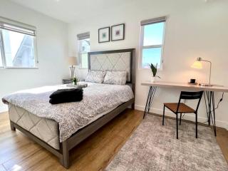 Luxury K-Town Dwelling with private rooftop deck. - 3