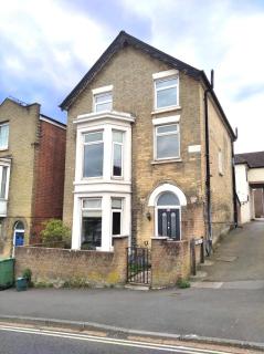 Eden Cottage - 9 Guests, Sea Views, Central Cowes, Ferry Deal - 9