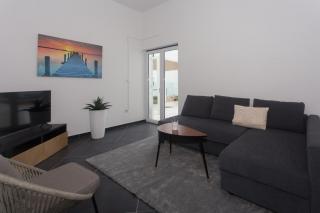 Luxury villa apt with 40 sqm heated communal pool & gym, only 200m to beach - 6