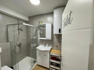 Matek family & studio apartment Rovanjska - 4