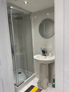 One Bedroom in Spacious Bungalow, Free Parking & Private Entrance - Edimburgo - 4