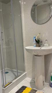 One Bedroom in Spacious Bungalow, Free Parking & Private Entrance - Edimburgo - 2