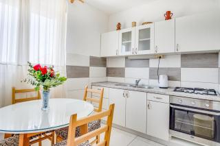 Apartments with a parking space Bilo, Primosten - 21366 - 1